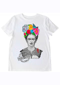 T-shirt Frida Kahlo Libertà - Portrait pop art premium créateur français ODS - Couronne de fleurs colorées et papillon bleu - Peinture originale imprimée sur textile
