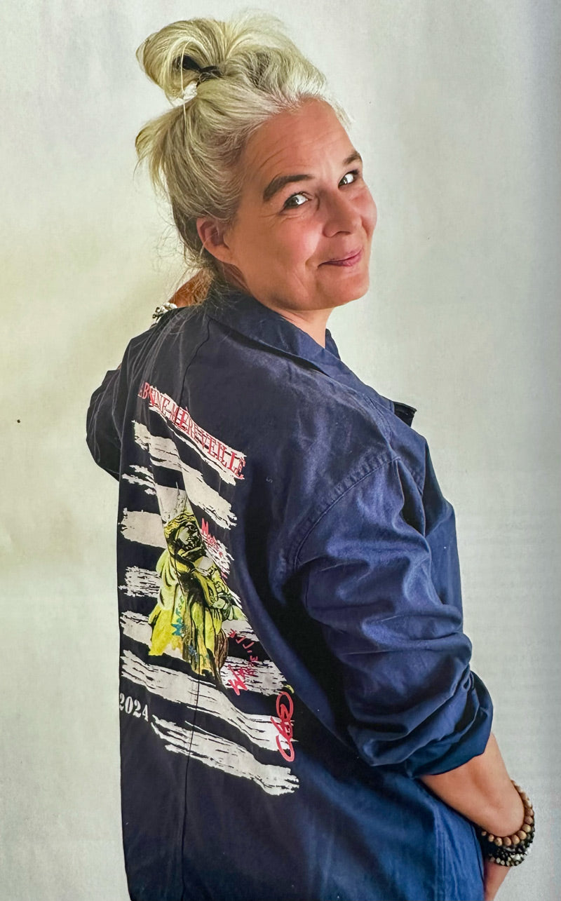 Ondine Devis Steinmetz artiste peintre O.D.S Collection Marseille - Veste Bleu de Chine Barquettes art wearable 

