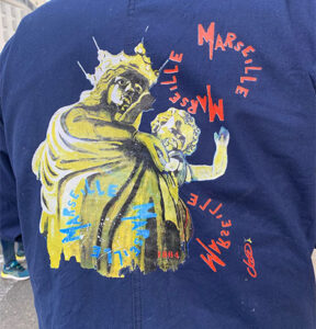 bonne mère Marseille notre dame de la garde calanque vieux port accessoire bleu de chine souvenir